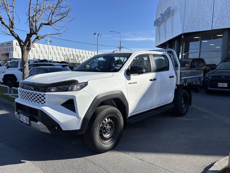 2026 Toyota Hilux SR 2.8DT Hybrid 4WD 6AT Doubl... image 3