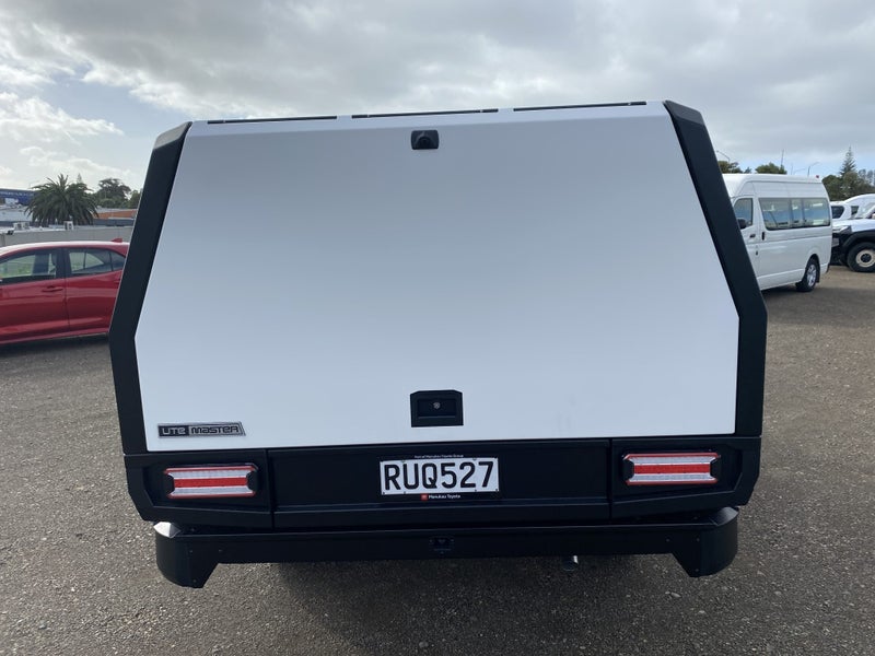 2026 Toyota Hilux SR 2.8DT Hybrid 6AT 4WD DCC/4... image 4