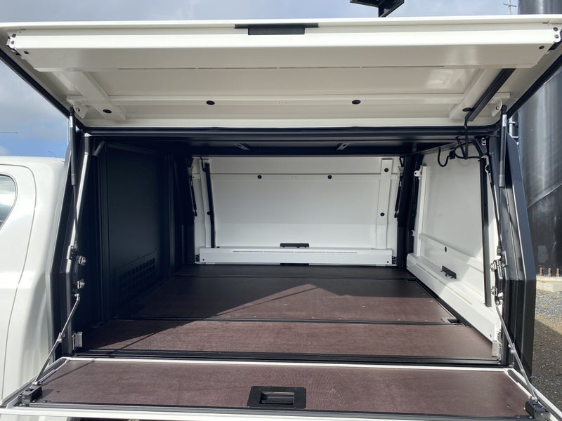 2026 Toyota Hilux SR 2.8DT Hybrid 6AT 4WD DCC/4... image 5