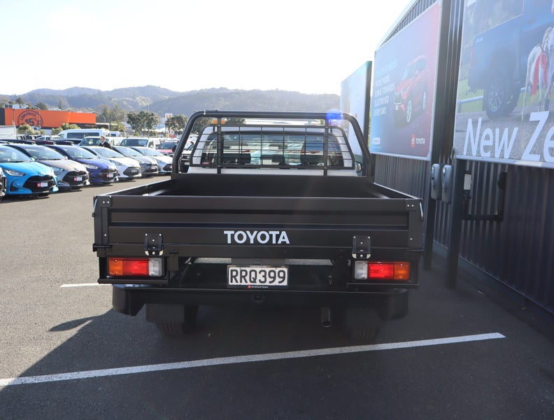 2026 Toyota Hilux SR 2.8DT Hybrid 6AT 4WD DCC/4... image 3