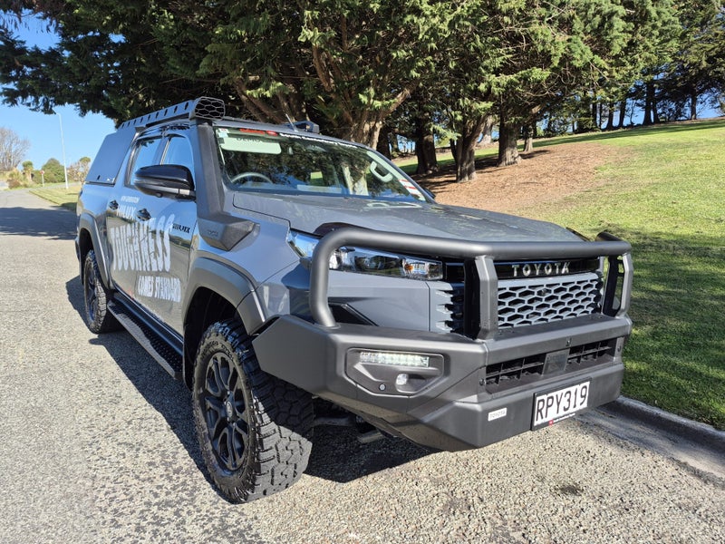 2026 Toyota Hilux SR 2.8DT Hybrid 6AT 4WD DCW/4... image 3