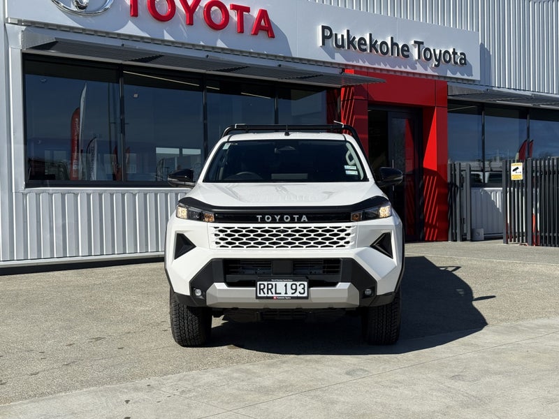 2026 Toyota Hilux SR 2.8DT Hybrid 6AT 4WD Doubl... image 3