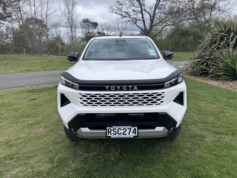 2026 Toyota Hilux SR 2.8DT Hybrid Automatic 4WD... image 2