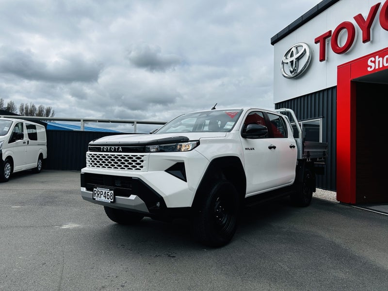 2026 Toyota Hilux SR 2.8DT Hybrid Automatic 4WD... image 5