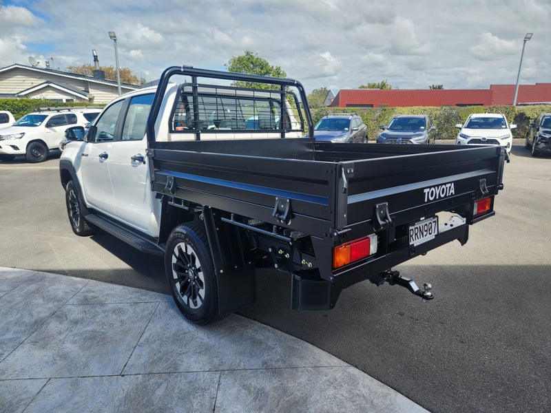 2026 Toyota Hilux SR 2.8DT Manual 4WD Double Ca... image 5