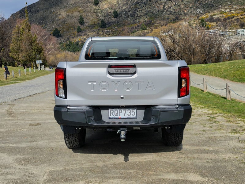 2026 Toyota Hilux SR Hybrid 4WD image 4