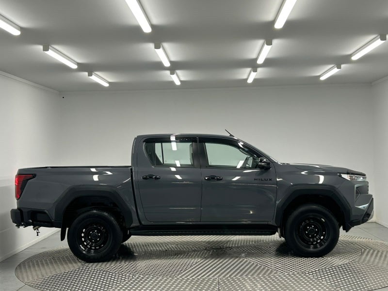 2026 Toyota Hilux SR PRERUNNER TD DC 2.8DT/6AT 2WD image 2