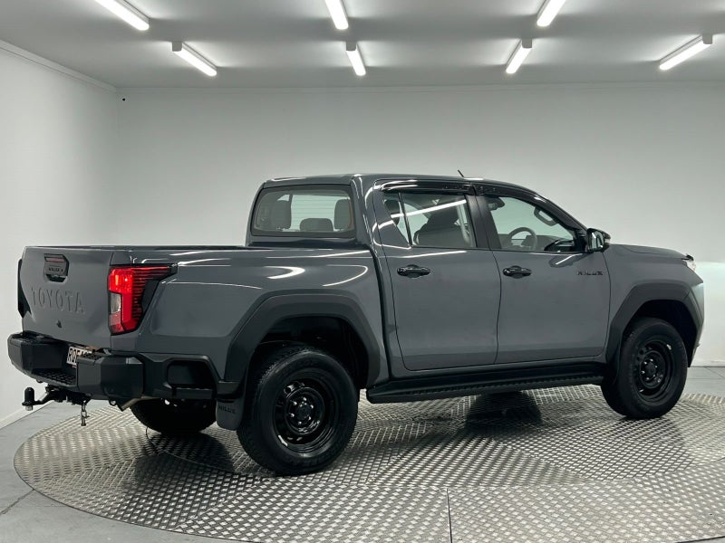 2026 Toyota Hilux SR PRERUNNER TD DC 2.8DT/6AT 2WD image 3