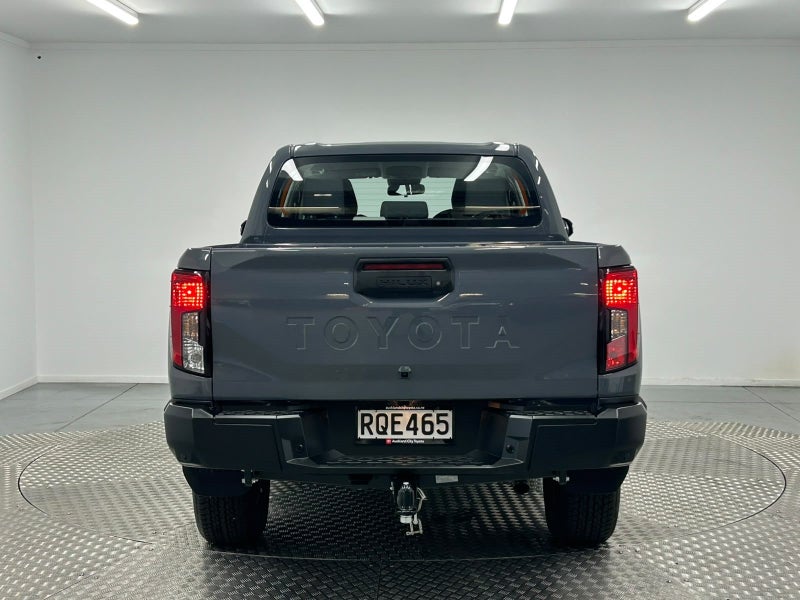 2026 Toyota Hilux SR PRERUNNER TD DC 2.8DT/6AT 2WD image 4