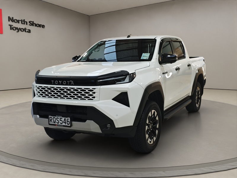 2026 Toyota Hilux SR5 2.8 Diesel 4WD image 3