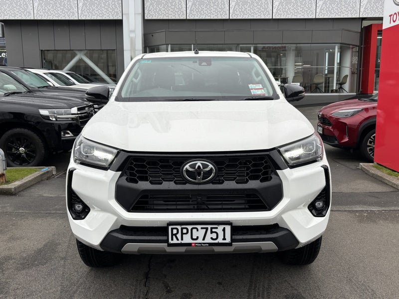 2026 Toyota Hilux SR5 2.8D 2WD Auto image 2