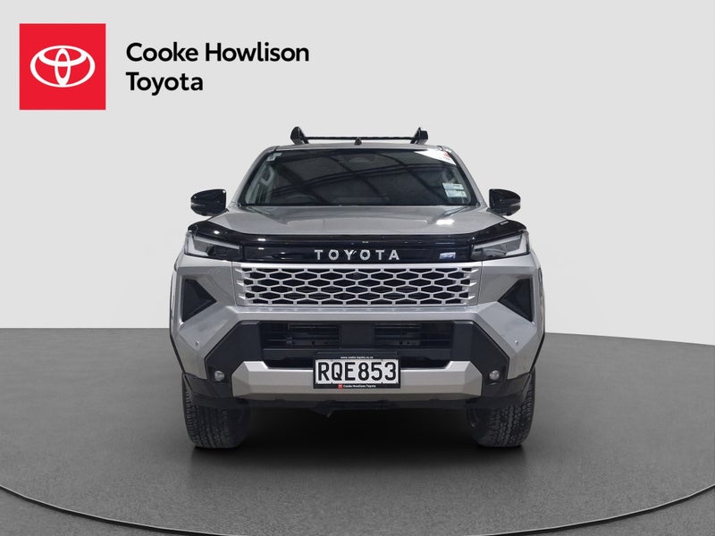 2026 Toyota Hilux SR5 2.8DT Hybrid 4WD image 2