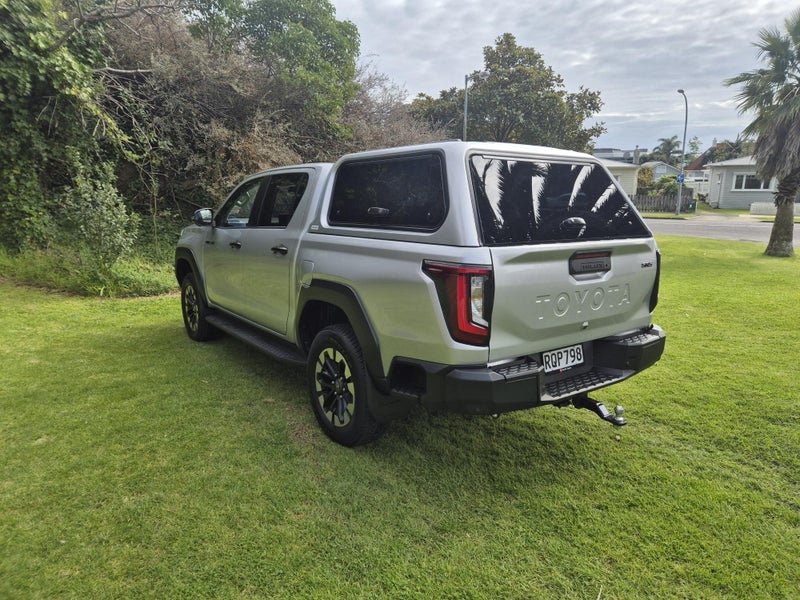 2026 Toyota Hilux SR5 2.8DT Hybrid 6AT 4WD image 4