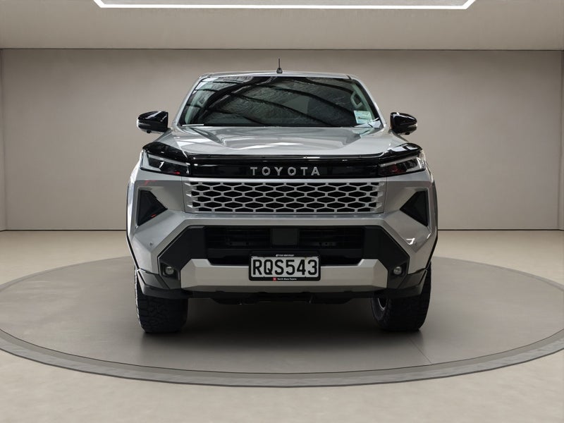 2026 Toyota Hilux SR5 2.8DT Hybrid 6AT 4WD DCW/... image 2