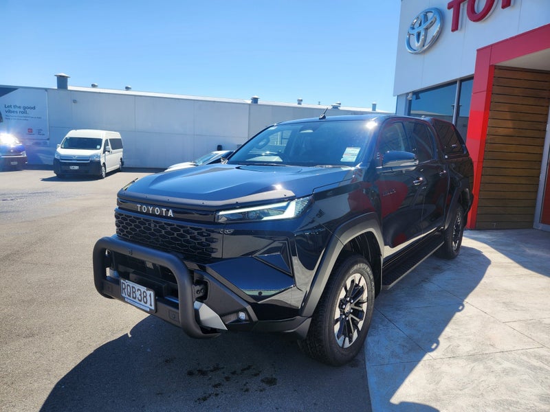 2026 Toyota Hilux SR5 2.8DT Hybrid 6AT 4WD - EX... image 3