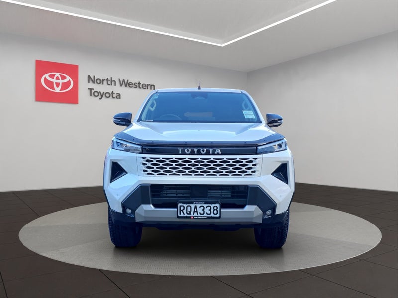 2026 Toyota Hilux SR5 2.8L Diesel Turbo Hybrid... image 2
