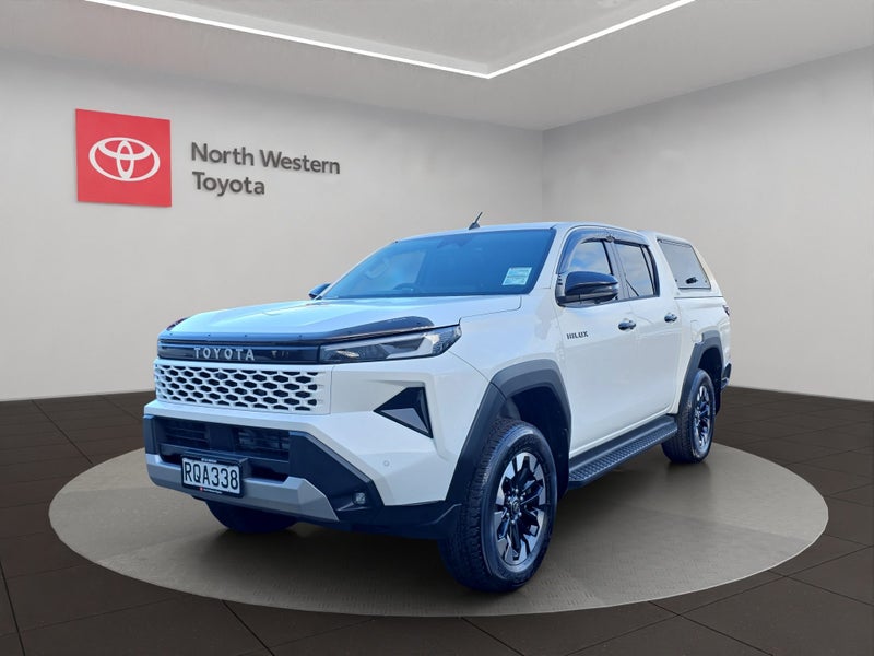 2026 Toyota Hilux SR5 2.8L Diesel Turbo Hybrid... image 3