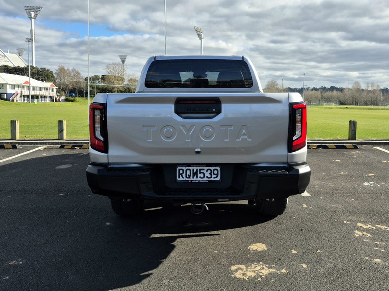 2026 Toyota Hilux SR5 Limited 2.8DT 6MT 4WD DCW... image 5