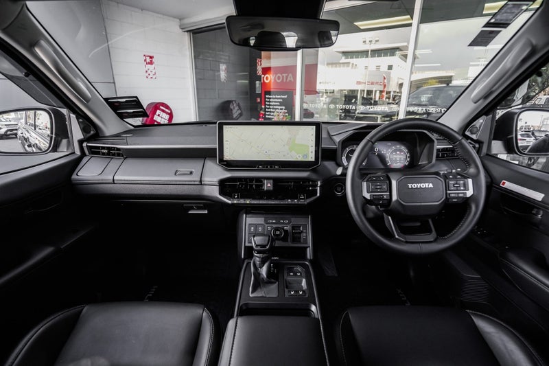 2026 Toyota Hilux SR5 Limited 2.8DT Hybrid 6AT... image 2