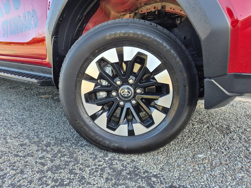 2026 Toyota Hilux SR5 Limited 2.8DT Hybrid 6AT... image 2