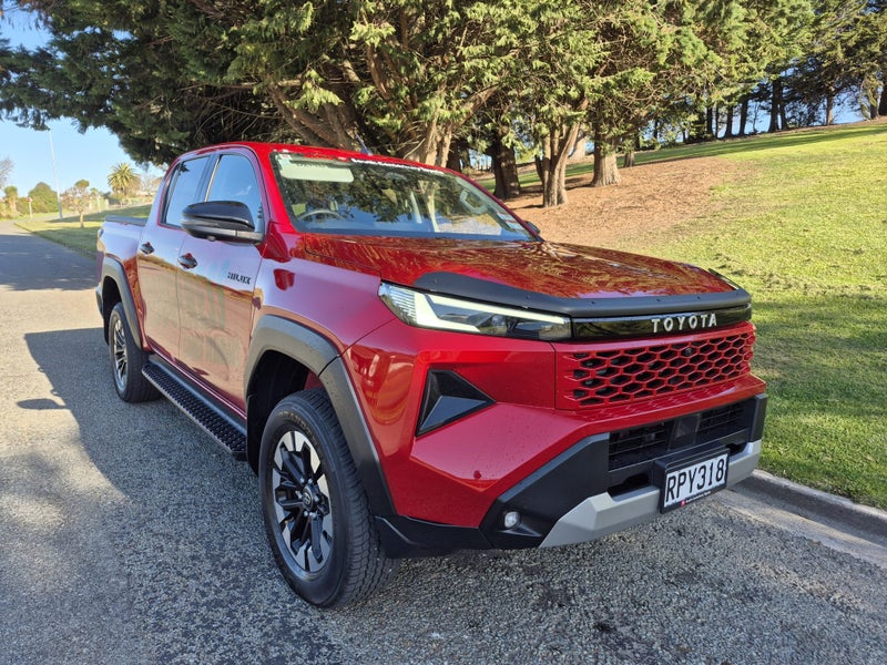 2026 Toyota Hilux SR5 Limited 2.8DT Hybrid 6AT... image 3