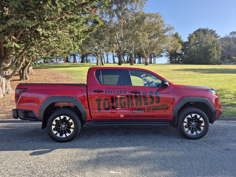 2026 Toyota Hilux SR5 Limited 2.8DT Hybrid 6AT... image 4