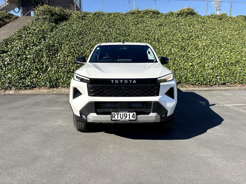 2026 Toyota Hilux SR5 Limited 2.8DT Hybrid 6AT... image 2