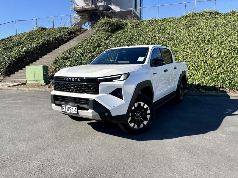 2026 Toyota Hilux SR5 Limited 2.8DT Hybrid 6AT... image 3