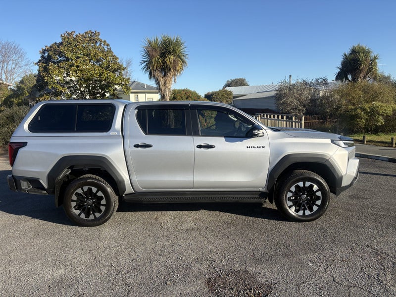 2026 Toyota Hilux SR5 Limited 2.8DT Hybrid 6AT... image 3