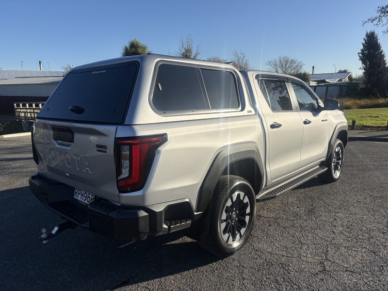 2026 Toyota Hilux SR5 Limited 2.8DT Hybrid 6AT... image 5