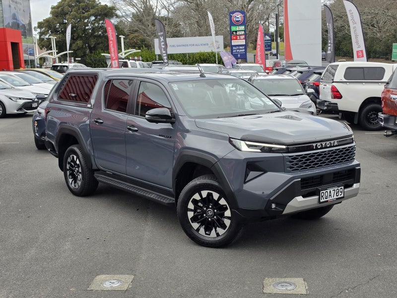 2026 Toyota Hilux SR5 Limited 2.8DT Hybrid 6AT... image 3