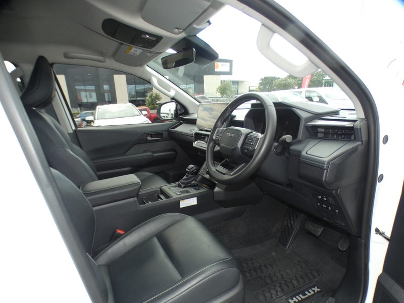 2026 Toyota Hilux SR5 Limited 2.8DT Hybrid 6AT... image 2