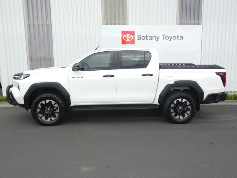 2026 Toyota Hilux SR5 Limited 2.8DT Hybrid 6AT... image 4