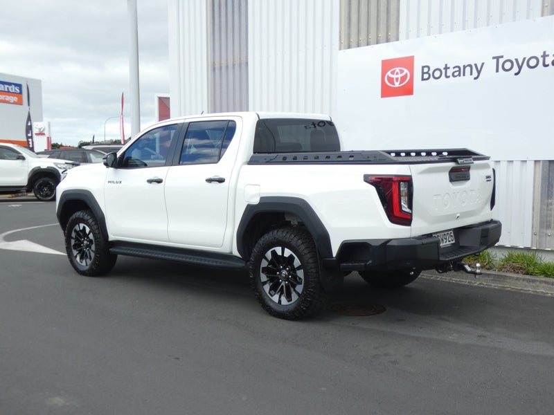 2026 Toyota Hilux SR5 Limited 2.8DT Hybrid 6AT... image 5