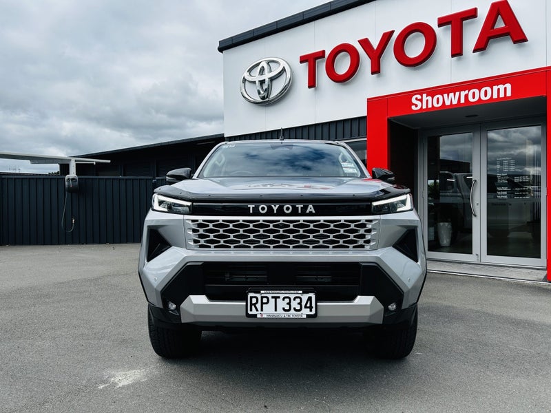 2026 Toyota Hilux SR5 Limited 2.8DT Hybrid Auto... image 2