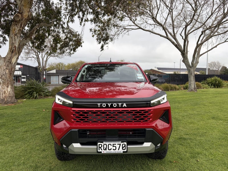 2026 Toyota Hilux SR5 Limited 2.8DT Manual 4WD... image 2