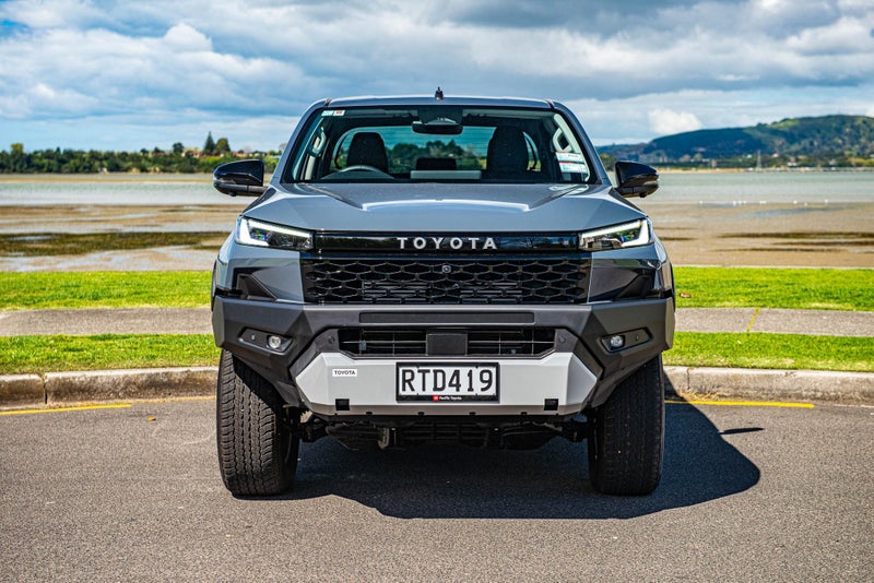 2026 Toyota Hilux SR5 Limited Hybrid image 2