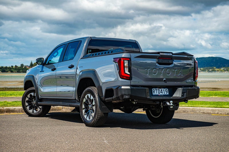 2026 Toyota Hilux SR5 Limited Hybrid image 5