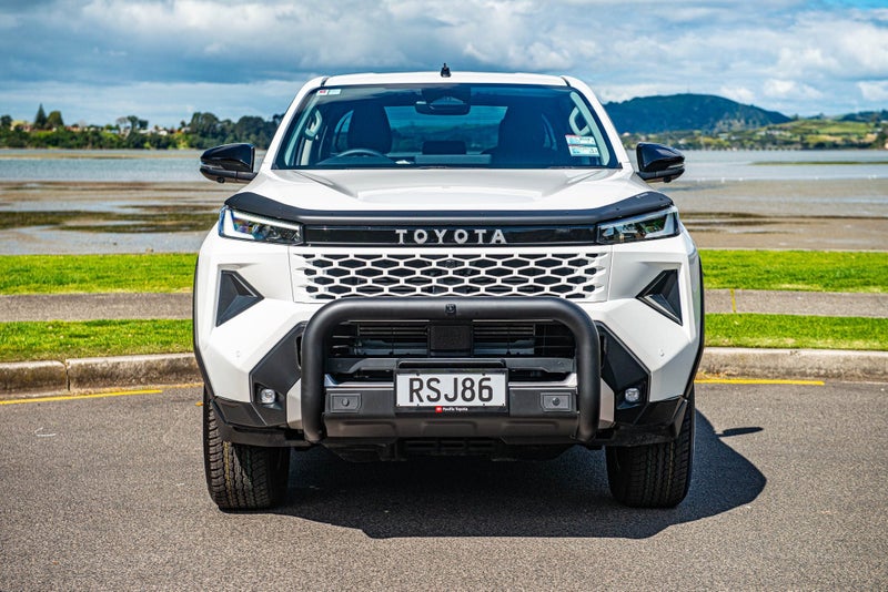 2026 Toyota Hilux SR5 Limited Hybrid Ready to Go image 2