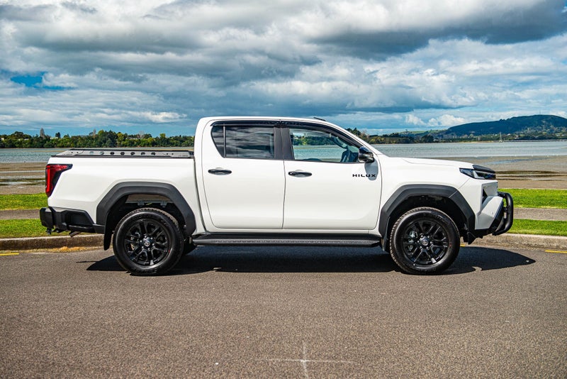 2026 Toyota Hilux SR5 Limited Hybrid Ready to Go image 3