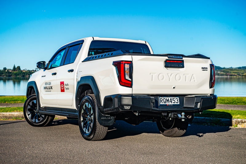 2026 Toyota Hilux SR5 Limited Manual 4WD image 5