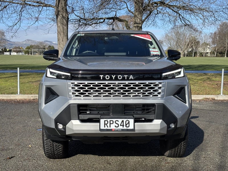 2026 Toyota Hilux Sr5 Limited Td Dc image 2