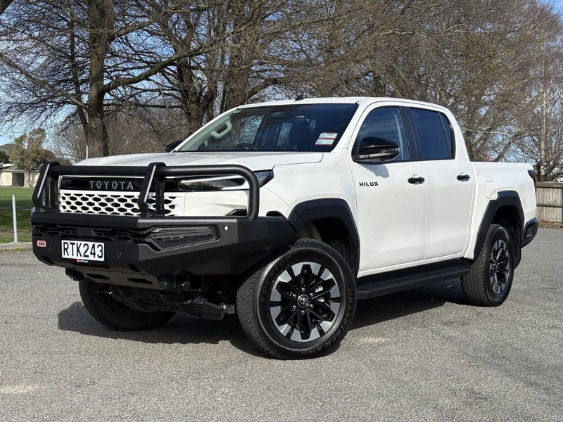 2026 Toyota Hilux Sr5 Limited Td Dc image 3