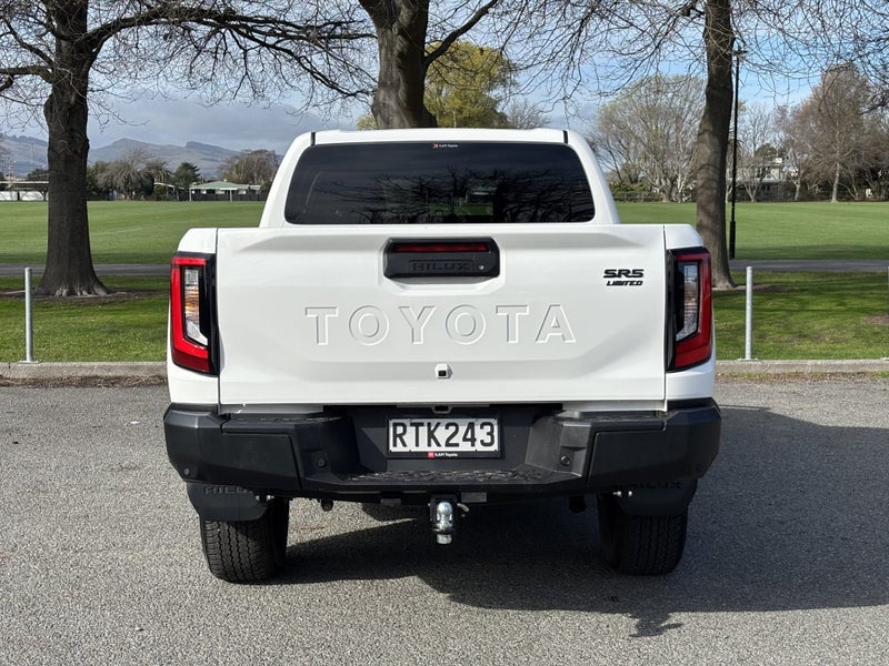 2026 Toyota Hilux Sr5 Limited Td Dc image 4