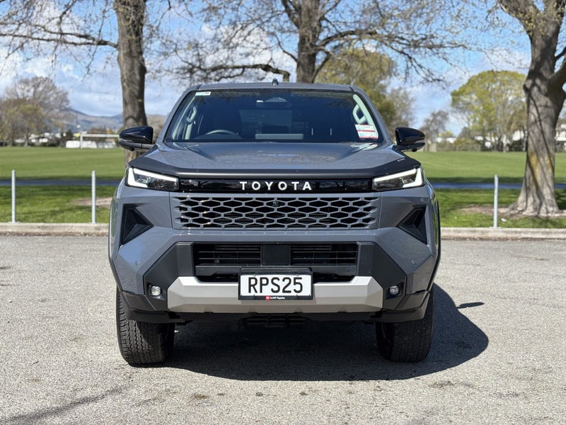 2026 Toyota Hilux Sr5 Td Dc 2.8Dmht image 2