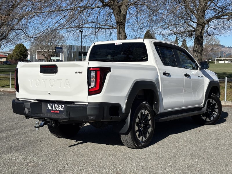 2026 Toyota Hilux Sr5 Td Dc 2.8Dmht image 5