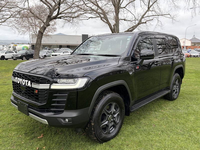 2026 Toyota Land Cruiser 300 3.3D GR Sport 4WD... image 3