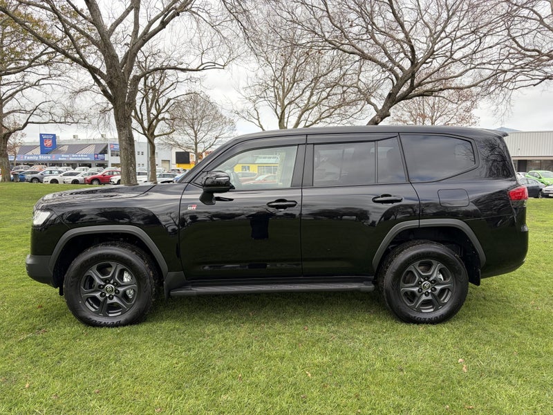 2026 Toyota Land Cruiser 300 3.3D GR Sport 4WD... image 5