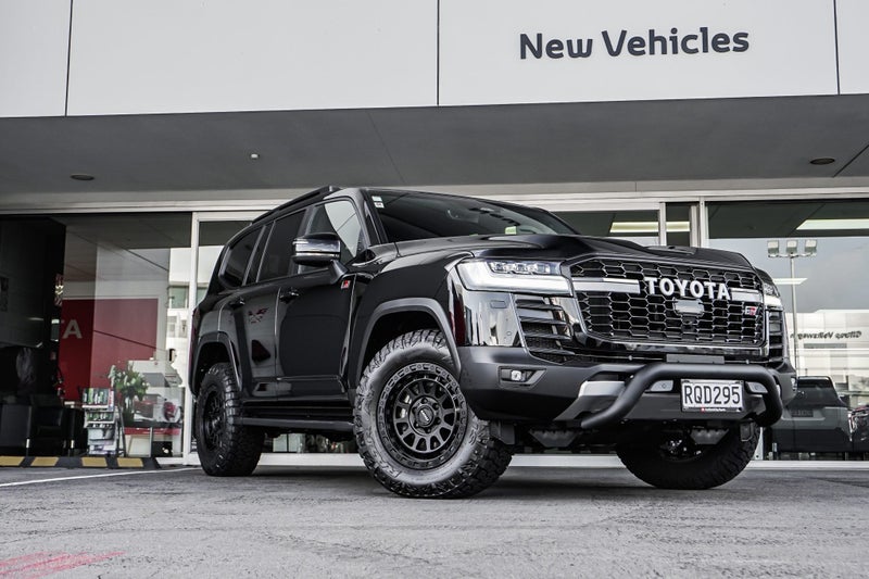 2026 Toyota Land Cruiser 300 GR Sport 3.3DT 10A... image 4