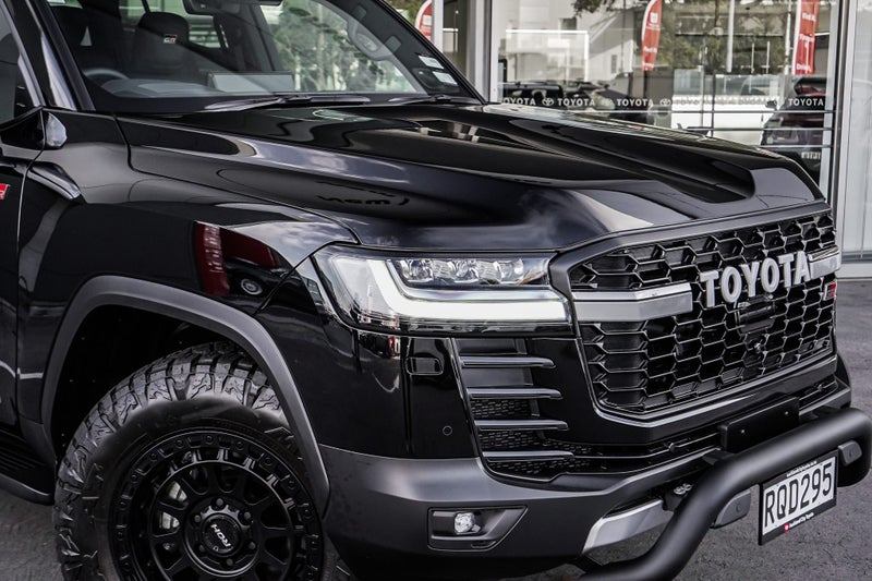 2026 Toyota Land Cruiser 300 GR Sport 3.3DT 10A... image 5